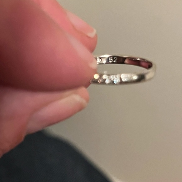 White Rhodium Swarovski ring, size 5.75 - Picture 4 of 7